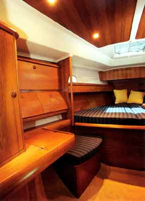 Sun Odyssey 40 fwd Cabin